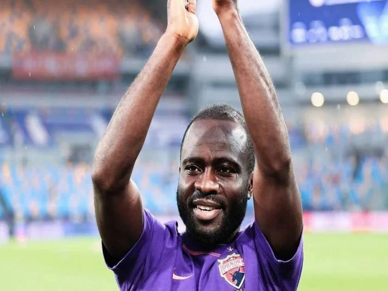 德转显示阿奇姆彭已经加盟大连英博，转会方式为自由转会